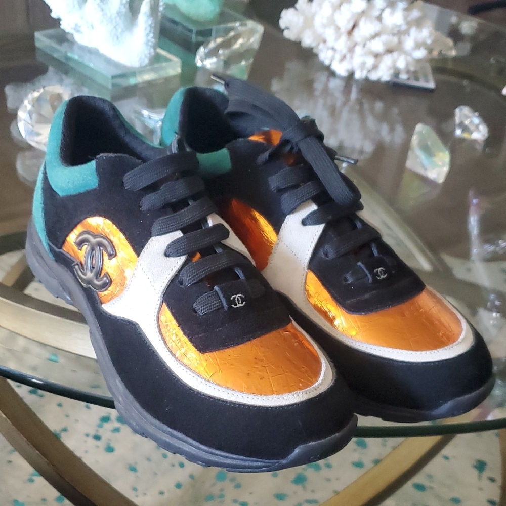 C SNEAKERS